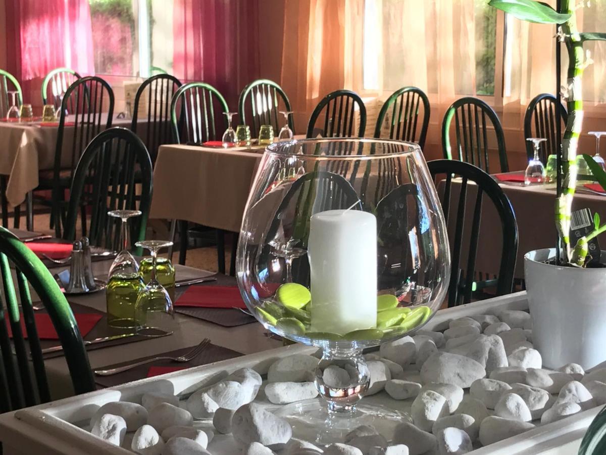 Hotel Les Chenes Sisteron Luaran gambar