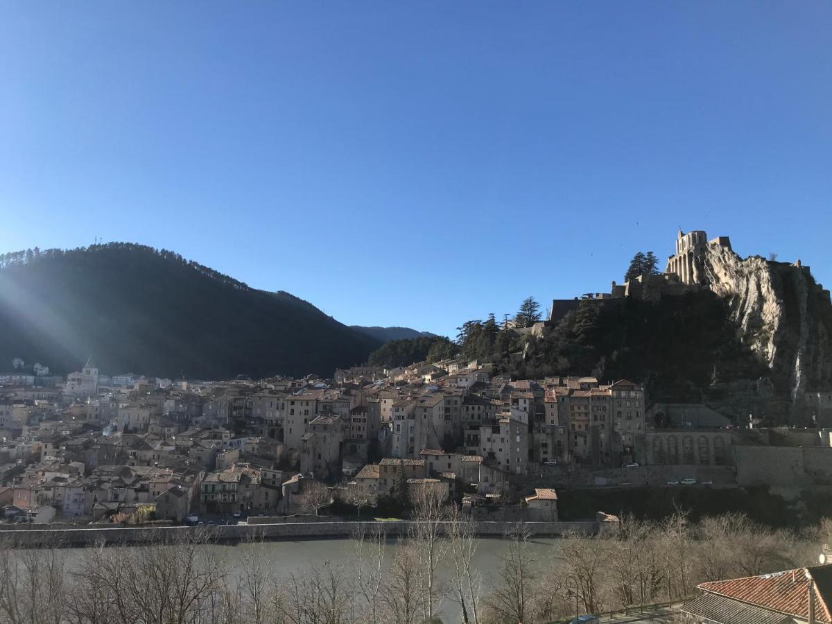 Hotel Les Chenes Sisteron Luaran gambar